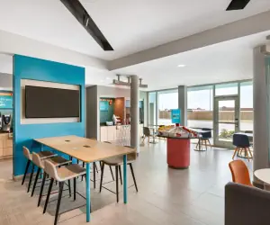 Photo 3 - avid hotels - Chicago O Hare - Des Plaines