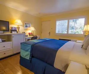 Photo 5 - Continental Inn