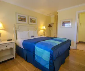 Photo 3 - Continental Inn