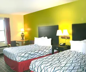 Photo 3 - Days Inn by Wyndham Park City Kansas