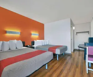 Photo 2 - Motel 6-Alamogordo, NM