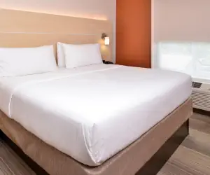 Photo 2 - Holiday Inn Express Hotel & Suites Cincinnati - Mason, an IHG Hotel