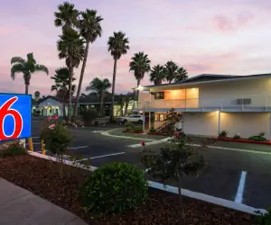 Photo 4 - Motel 6-Santa Barbara, CA - State Street