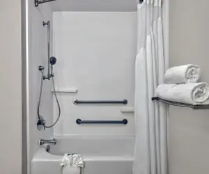 Photo 2 - Holiday Inn Express Hotel & Suites Kansas City - Grandview, an IHG Hotel