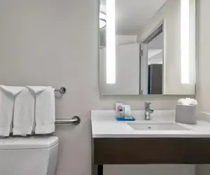 Photo 3 - Holiday Inn Express Hotel & Suites Kansas City - Grandview, an IHG Hotel