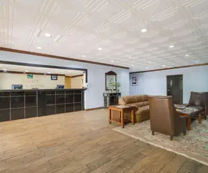 Photo 2 - Quality Inn & Suites Conference Center Statesboro Historic District