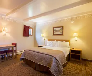 Photo 4 - Glenwood Springs Cedar Lodge