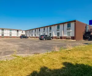 Photo 2 - OYO Hotel Morton East Peoria I-74