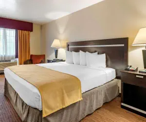 Photo 4 - Best Western Luxury Inn