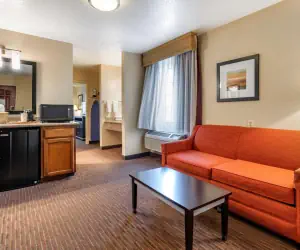 Photo 5 - Best Western Luxury Inn