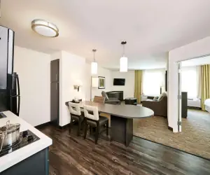 Photo 4 - Sonesta Simply Suites Boston Braintree