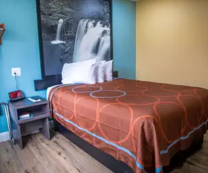 Photo 2 - Super 8 by Wyndham Mountain Home