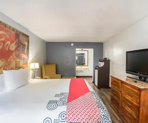 Photo 5 - Hotel O Daylight Inn Elkhart I-90, IN