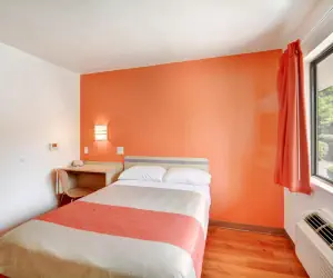 Photo 3 - Motel 6-Southington, CT - Hartford