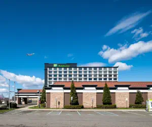 Photo 2 - Holiday Inn Newark International Airport