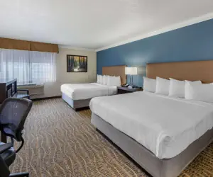 Photo 5 - Best Western Town & Country Lodge