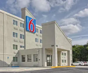 Photo 3 - Motel 6-York, PA - North