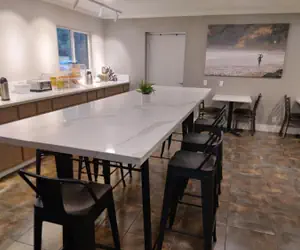 Photo 3 - SureStay Hotel by Best Western Chula Vista San Diego Bay