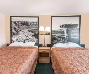 Photo 4 - Glendive Lodge