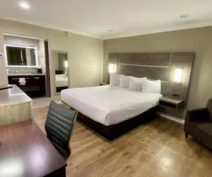 Photo 4 - SureStay Hotel by Best Western Santa Cruz