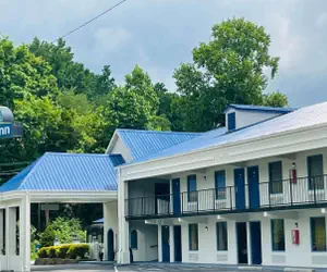 Photo 2 - Days Inn by Wyndham Harriman