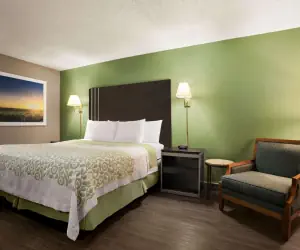 Photo 5 - Days Inn by Wyndham Hardeeville/ I-95 State Line