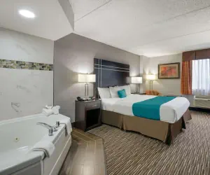 Photo 3 - Best Western Waukesha Grand