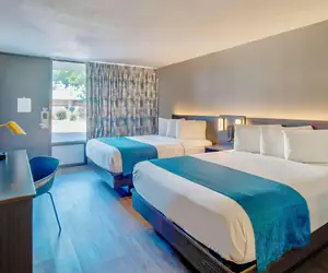 Photo 2 - Motel 6 Louisville, Ky- Airport/ Fair Expo