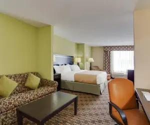 Photo 2 - Holiday Inn Statesboro-University Area, an IHG Hotel