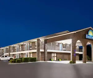 Photo 2 - Days Inn by Wyndham Demopolis