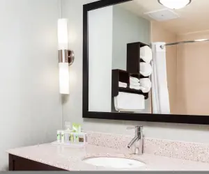 Photo 4 - Holiday Inn Express & Suites Eureka, an IHG Hotel