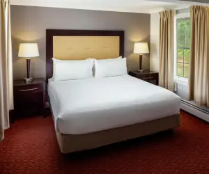 Photo 2 - Golden Gables Inn