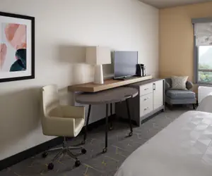 Photo 2 - Holiday Inn Cleveland-Mayfield, an IHG Hotel