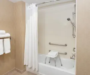 Photo 5 - Holiday Inn Express Hotel & Suites Hampton South-Seabrook, an IHG Hotel