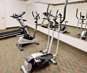 Photo 3 - Days Inn & Suites by Wyndham Opelousas