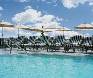 Photo 3 - Market Pavilion Hotel