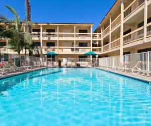 Photo 3 - La Quinta Inn by Wyndham Costa Mesa Orange County