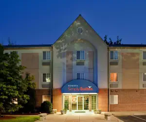 Photo 5 - Sonesta Simply Suites Hampton