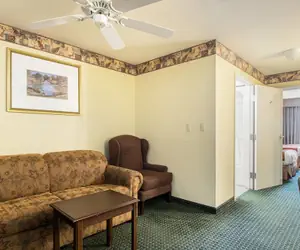 Photo 4 - Country Inn & Suites by Radisson, Elkhart North, IN