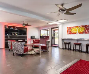 Photo 4 - Econo Lodge Inn & Suites