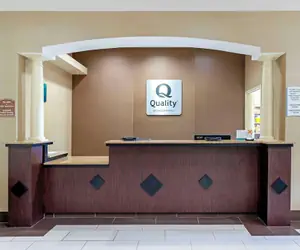 Photo 2 - Quality Suites