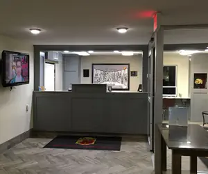 Photo 4 - Super 8 by Wyndham Meridian