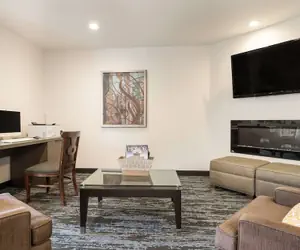 Photo 4 - SureStay Hotel by Best Western Thomson