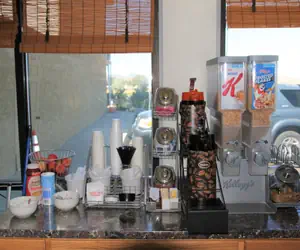 Photo 2 - Super 8 by Wyndham Wells