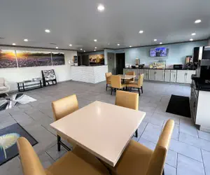 Photo 2 - Days Inn by Wyndham Canton