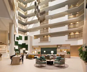 Photo 2 - Hilton Santa Monica Hotel & Suites