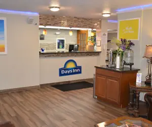 Photo 5 - Days Inn by Wyndham Southern Hills/ORU