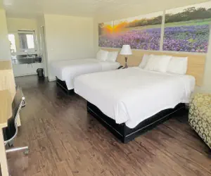 Photo 4 - Days Inn by Wyndham Canton