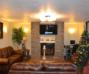 Photo 4 - Days Inn by Wyndham Southern Hills/ORU