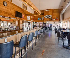 Photo 2 - SureStay Hotel by Best Western Thomson